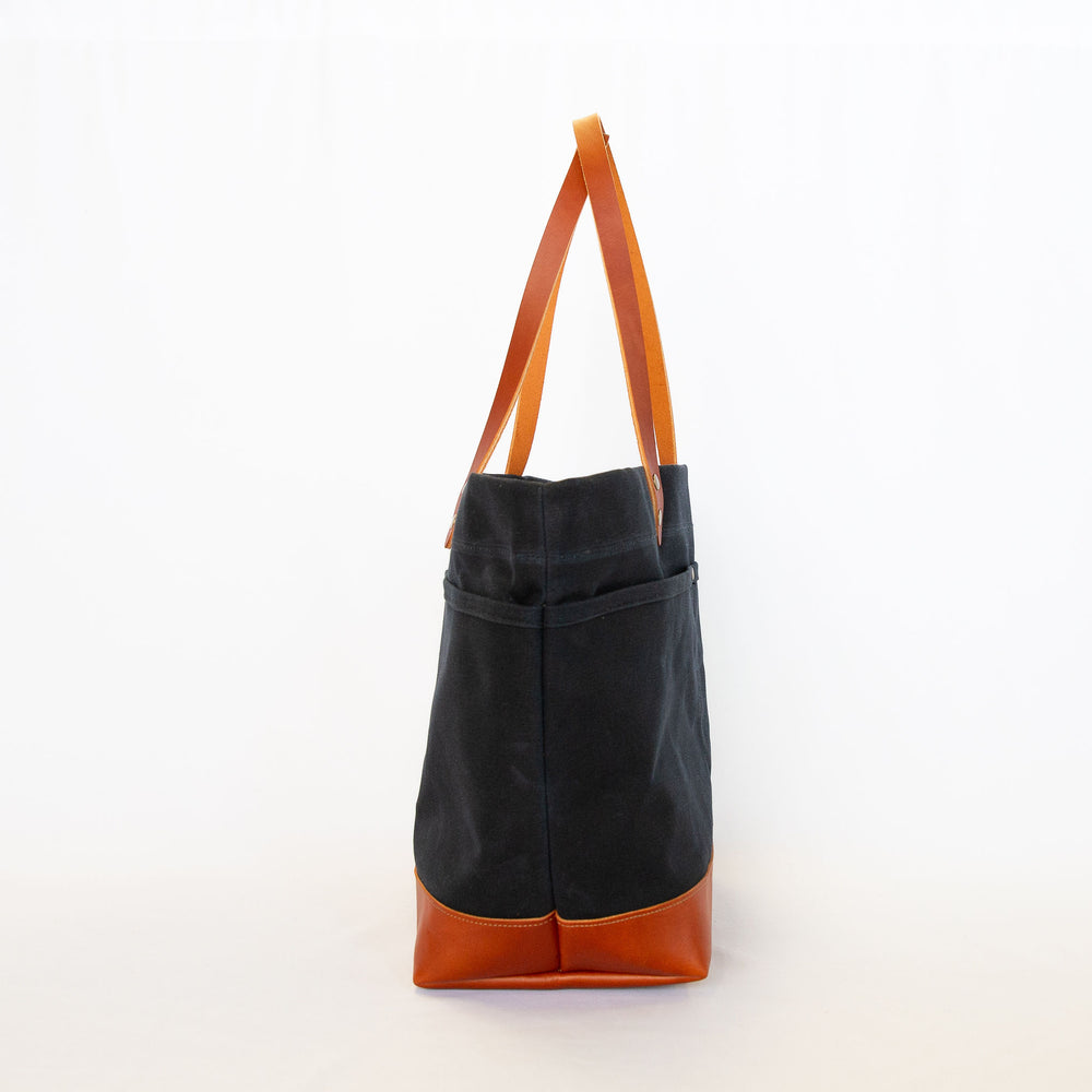 Mountain Laurel Deluxe Tote - Black