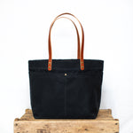 Mountain Laurel Tote - Black